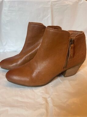 FRYE Judith Cognac Brown Leather Ankle Booties Boots Women's Size 8M Like New